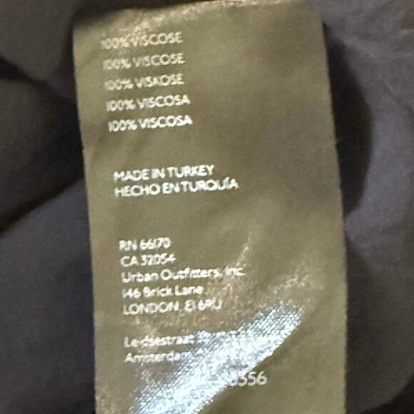 Anthropologie Tiered V Neck Floral Dress Balloon
Sleeves excellent Size XL Flowy - Picture 9 of 9